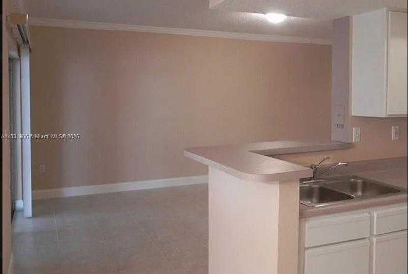 Small Image of 160 SOUTH WEST 117TH TER #6102, Pembroke Pines Number 3