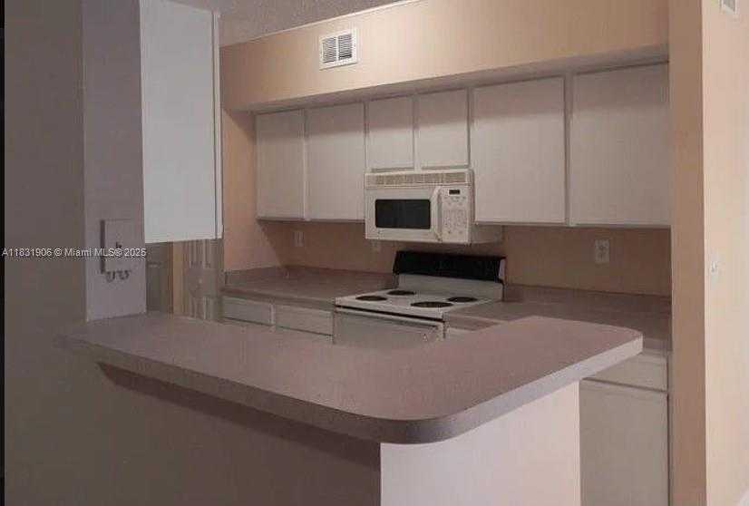 Small Image of 160 SOUTH WEST 117TH TER #6102, Pembroke Pines Number 5