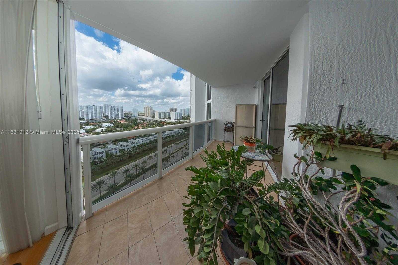 Small Image of Sunny Isles Beach Number 18