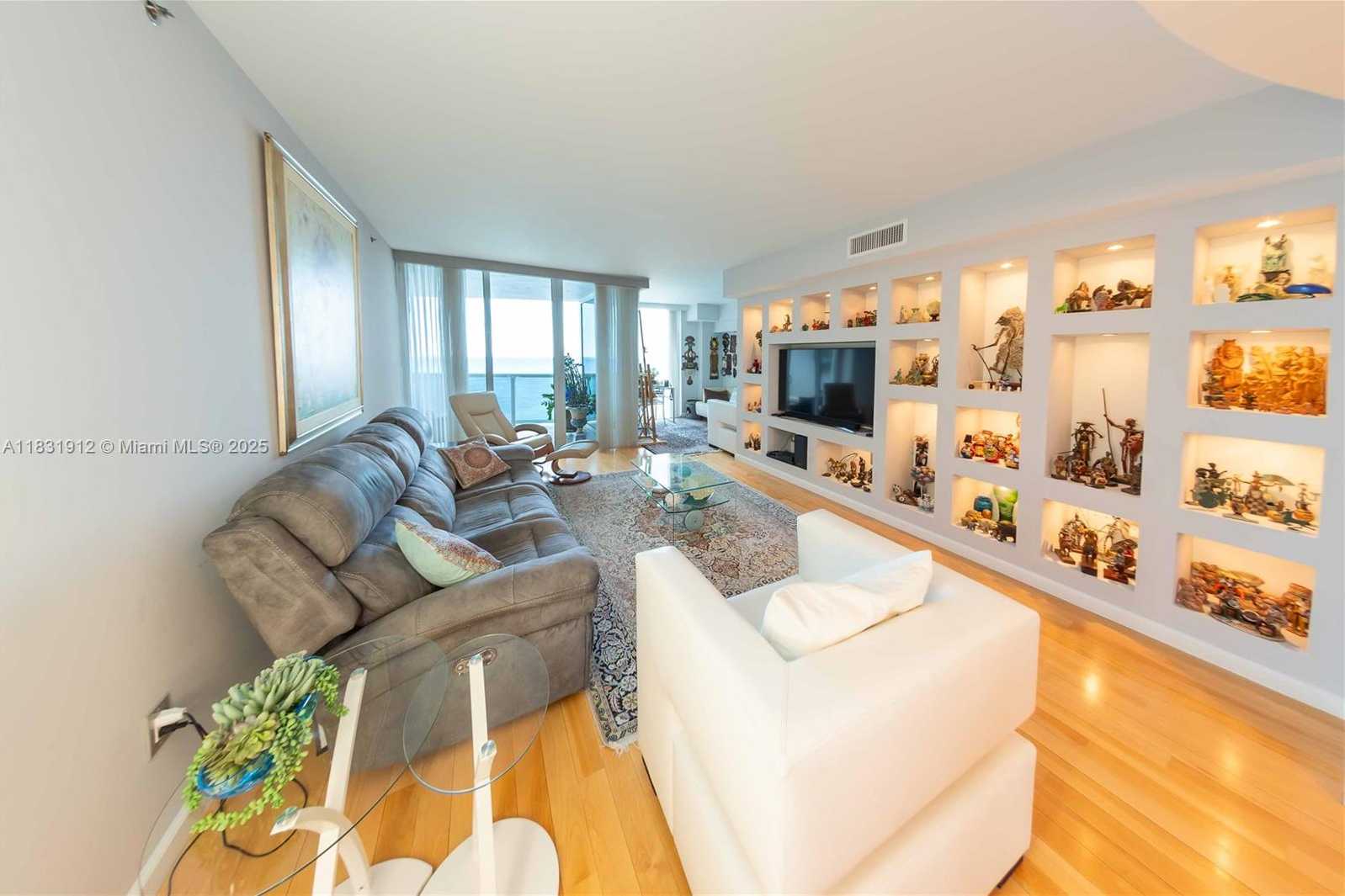 Small Image of Sunny Isles Beach Number 6