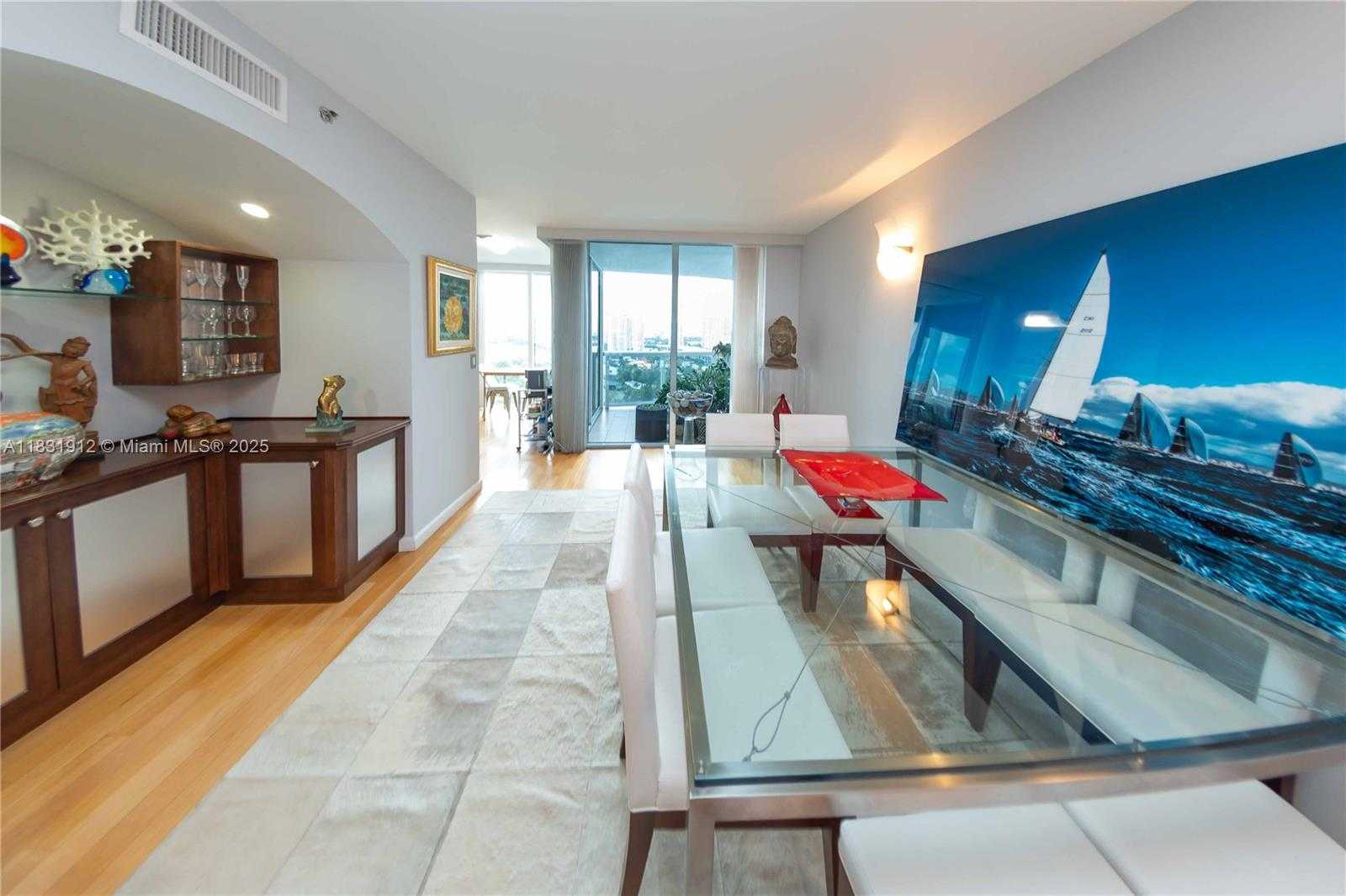 Small Image of Sunny Isles Beach Number 9
