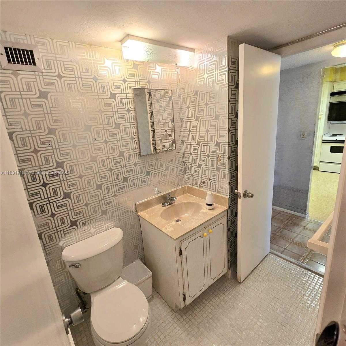 Small Image of 5 ISLAND AVE #5A, Miami Beach Number 6