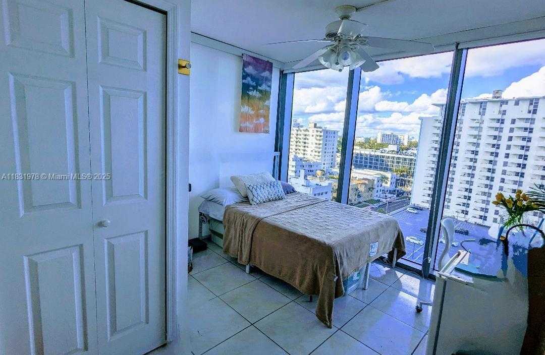 Small Image of 2655 COLLINS AVE #1505, Miami Beach Number 12