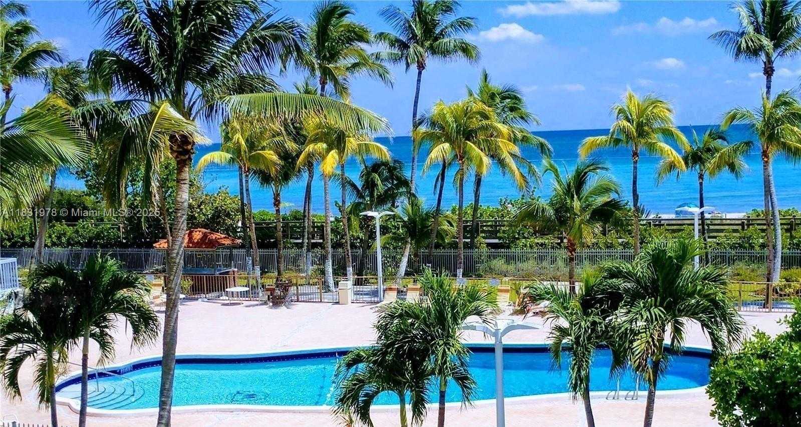 Small Image of 2655 COLLINS AVE #1505, Miami Beach Number 2