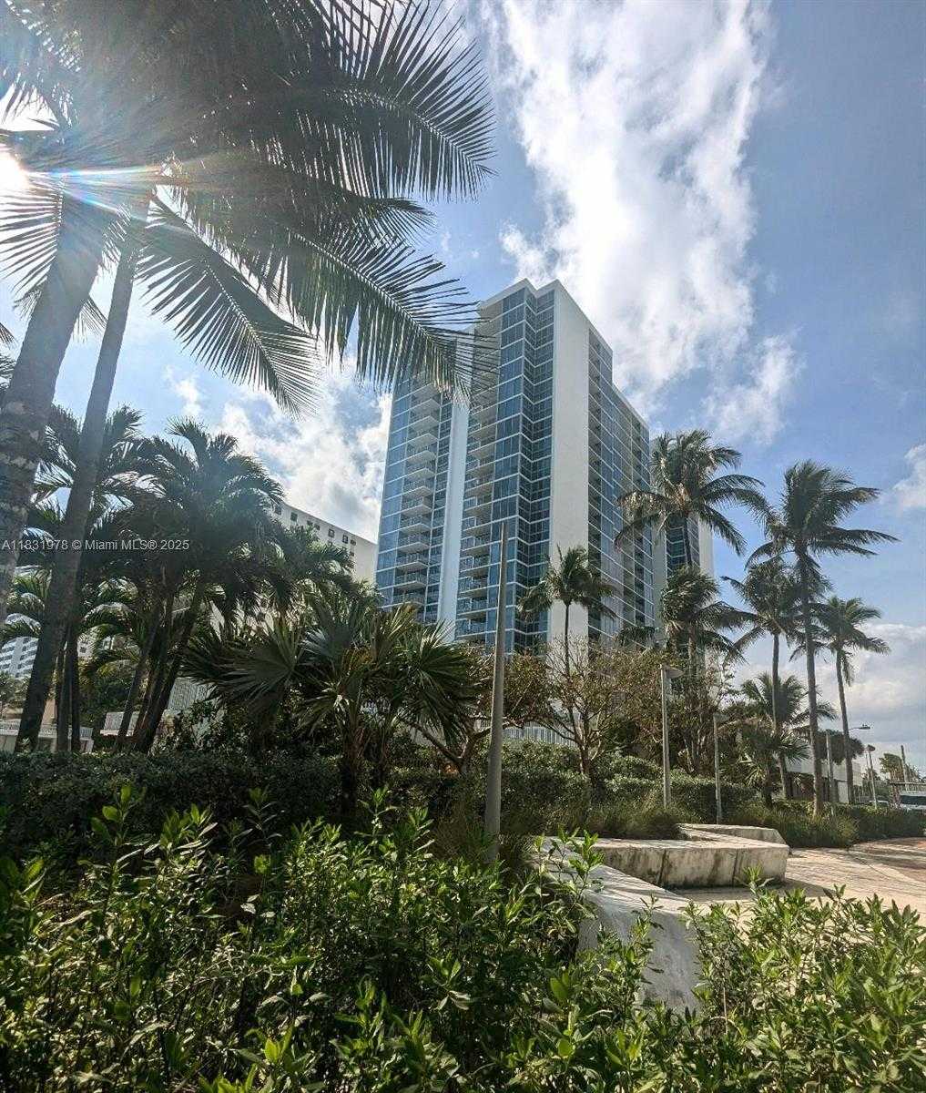 Small Image of 2655 COLLINS AVE #1505, Miami Beach Number 61
