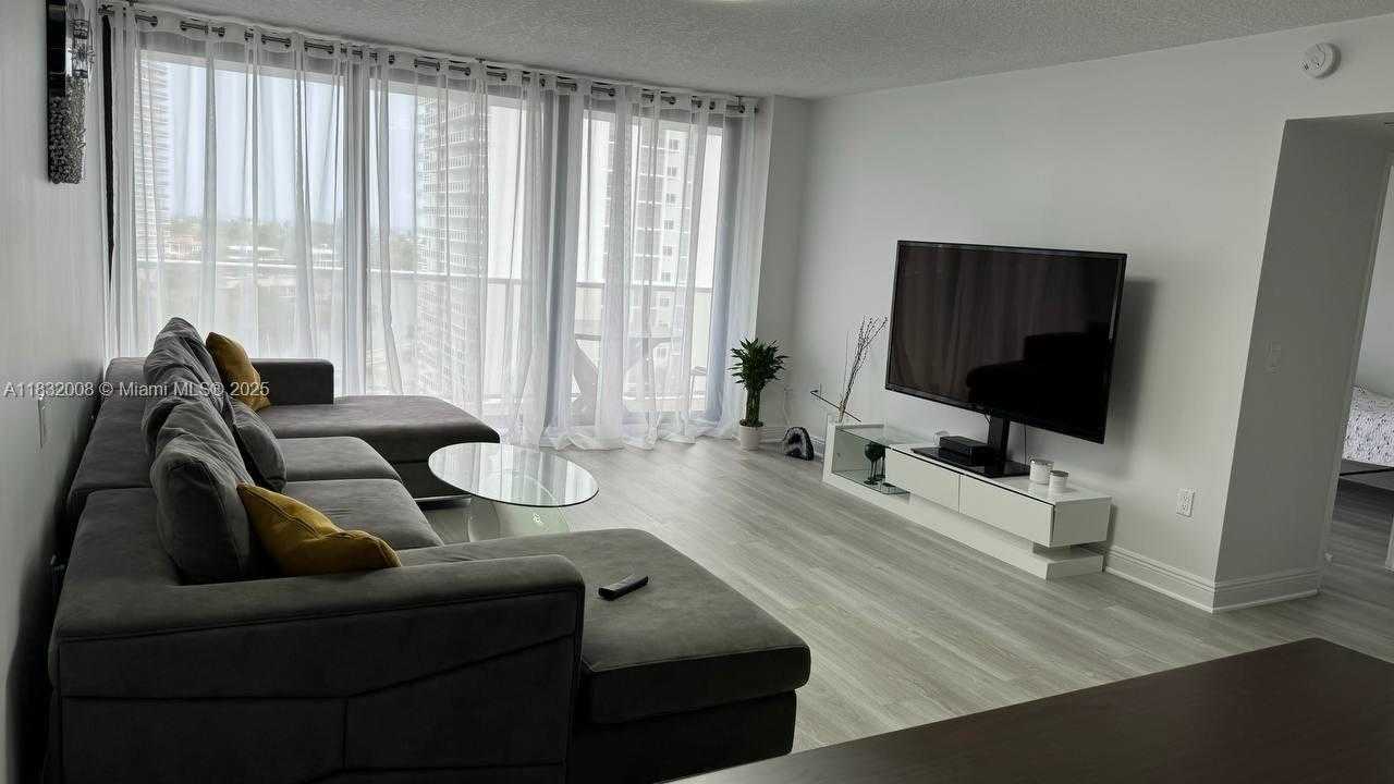 Small Image of 3731 COUNTRY CLUB #921, Aventura Number 2