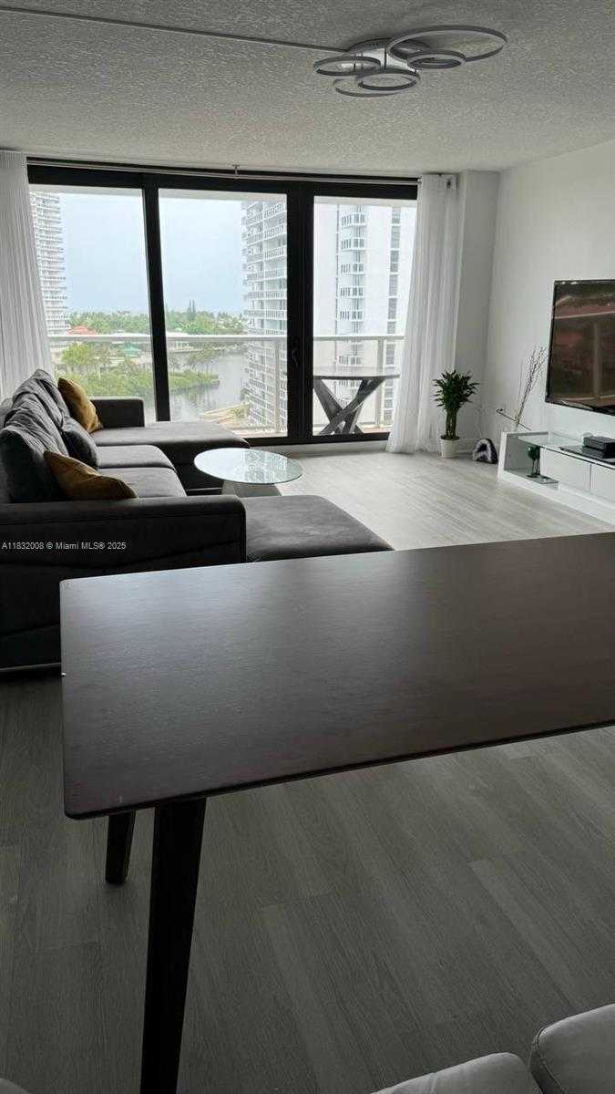 Small Image of 3731 COUNTRY CLUB #921, Aventura Number 3