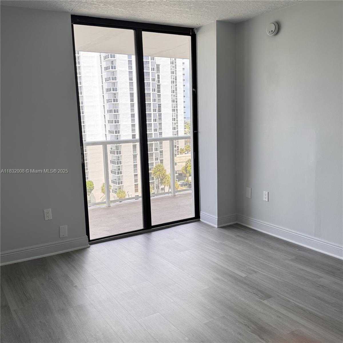Small Image of 3731 COUNTRY CLUB #921, Aventura Number 7
