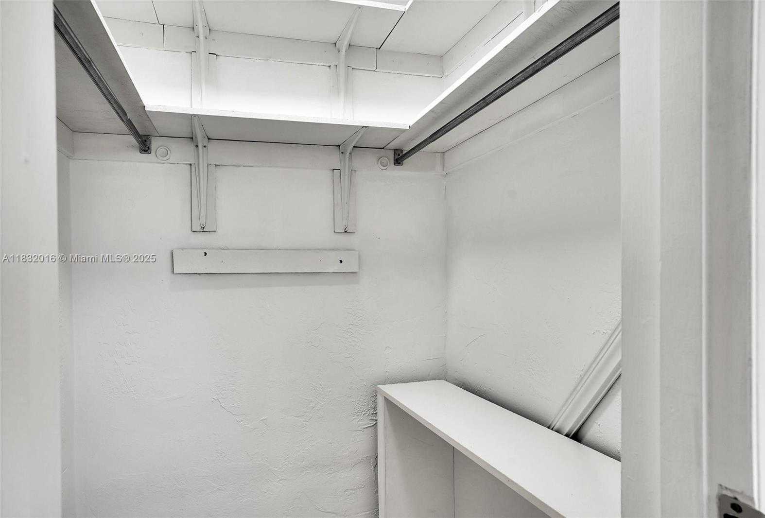 Small Image of 8650 SOUTH WEST 67TH AVE #1025, Pinecrest Number 19