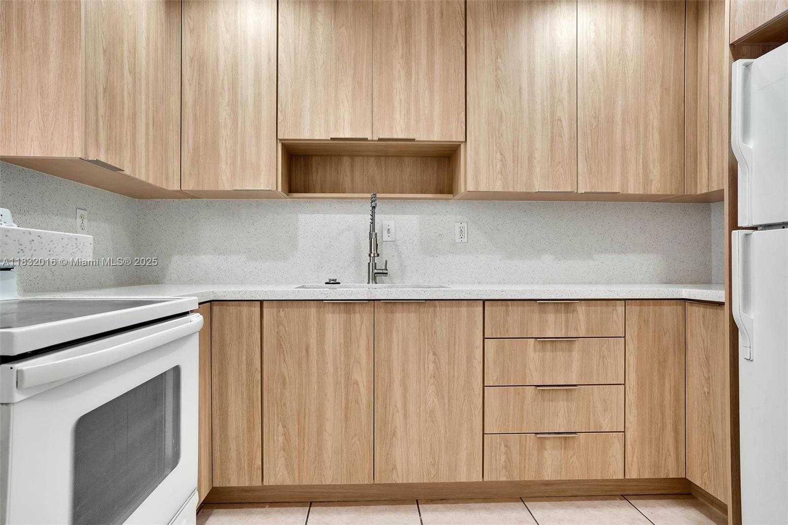 Small Image of 8650 SOUTH WEST 67TH AVE #1025, Pinecrest Number 5