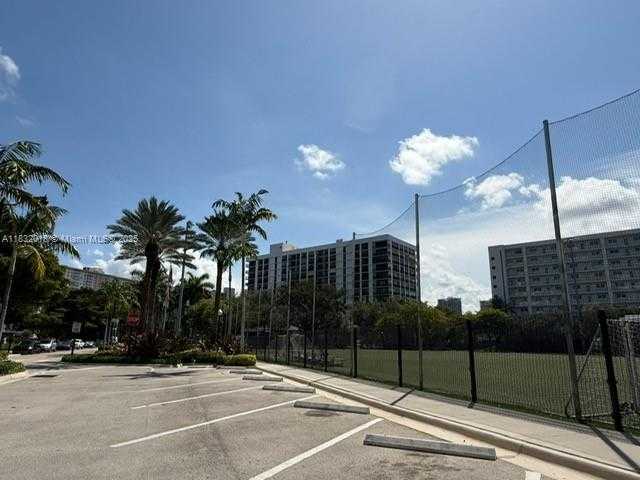Small Image of 200 178TH DR #409, Sunny Isles Beach Number 10