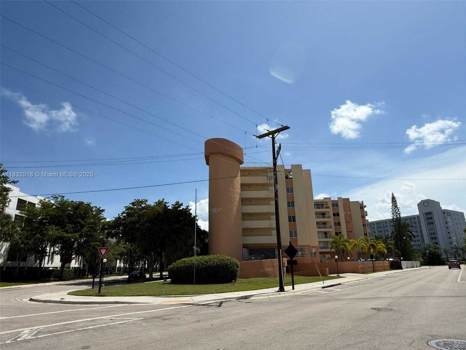 Small Image of 200 178TH DR #409, Sunny Isles Beach Number 11