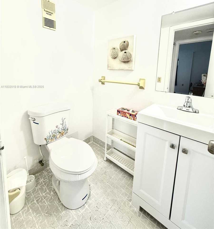 Small Image of 200 178TH DR #409, Sunny Isles Beach Number 21