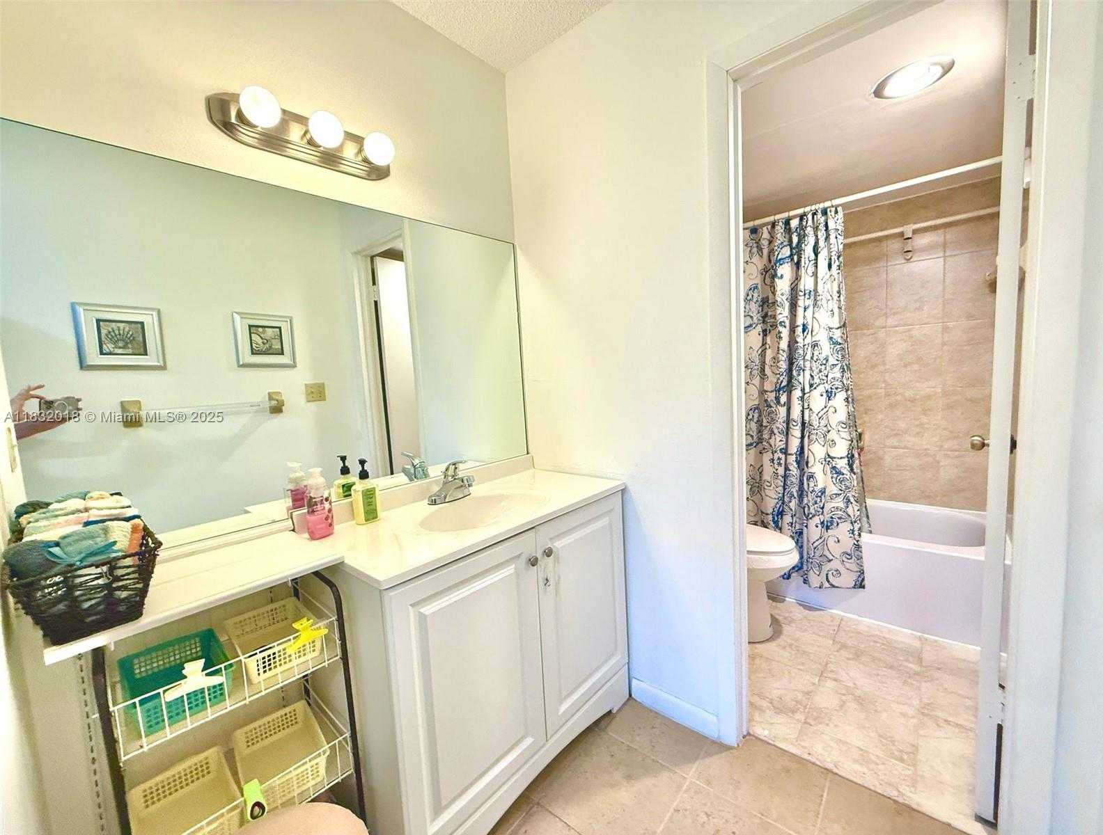 Small Image of 200 178TH DR #409, Sunny Isles Beach Number 23