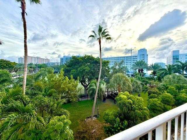 Small Image of 200 178TH DR #409, Sunny Isles Beach Number 27