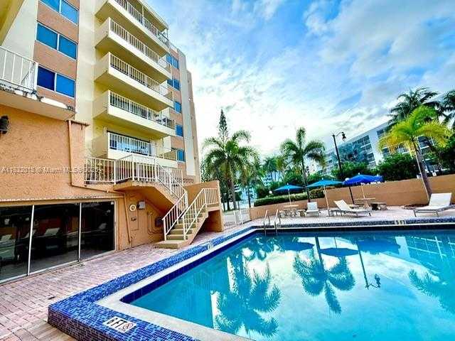 Small Image of 200 178TH DR #409, Sunny Isles Beach Number 3
