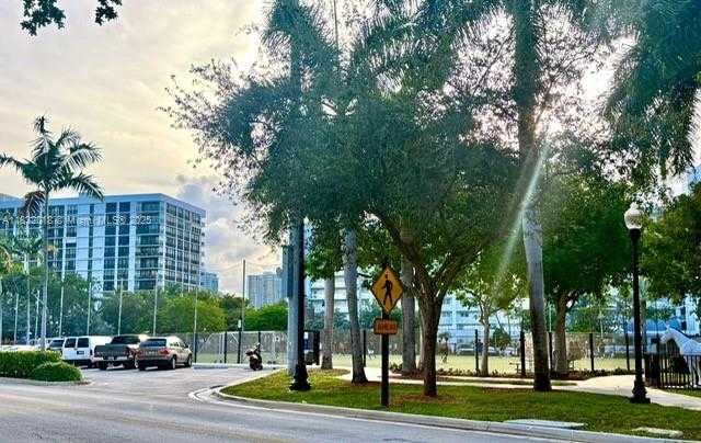 Small Image of 200 178TH DR #409, Sunny Isles Beach Number 5
