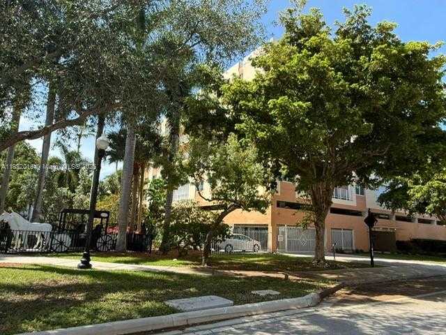 Small Image of 200 178TH DR #409, Sunny Isles Beach Number 6