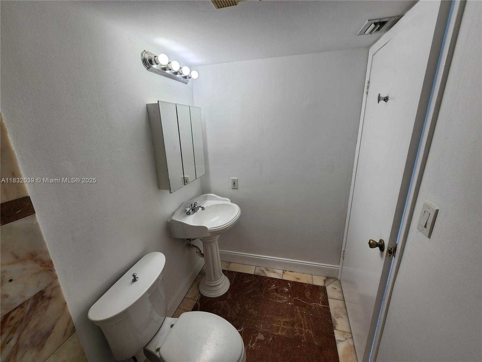 Small Image of 540 BRICKELL KEY DR #1603, Miami Number 11