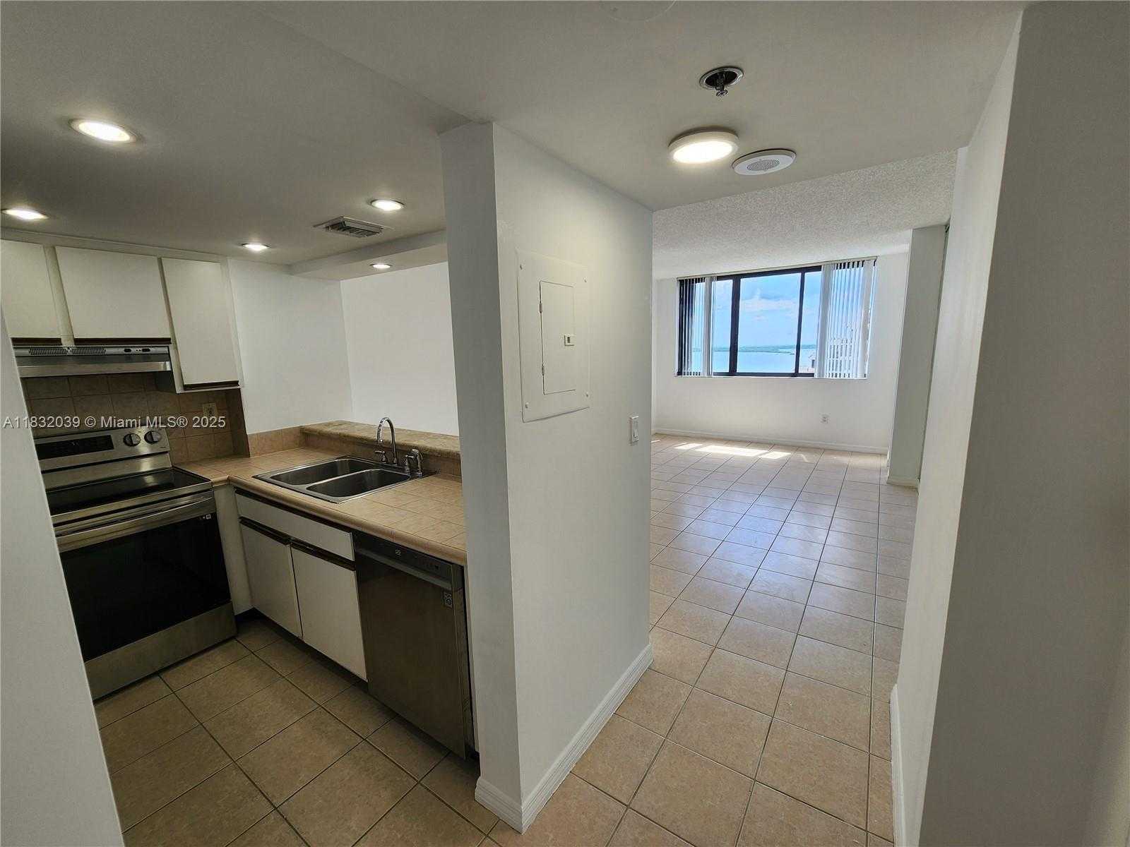 Small Image of 540 BRICKELL KEY DR #1603, Miami Number 2