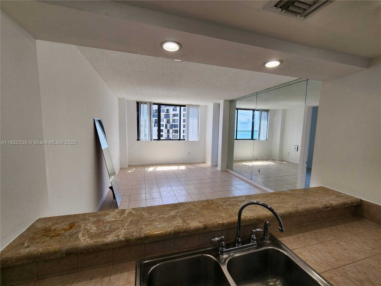 Small Image of 540 BRICKELL KEY DR #1603, Miami Number 5