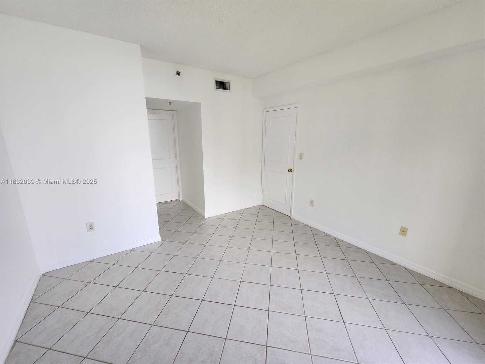Small Image of 540 BRICKELL KEY DR #1603, Miami Number 8