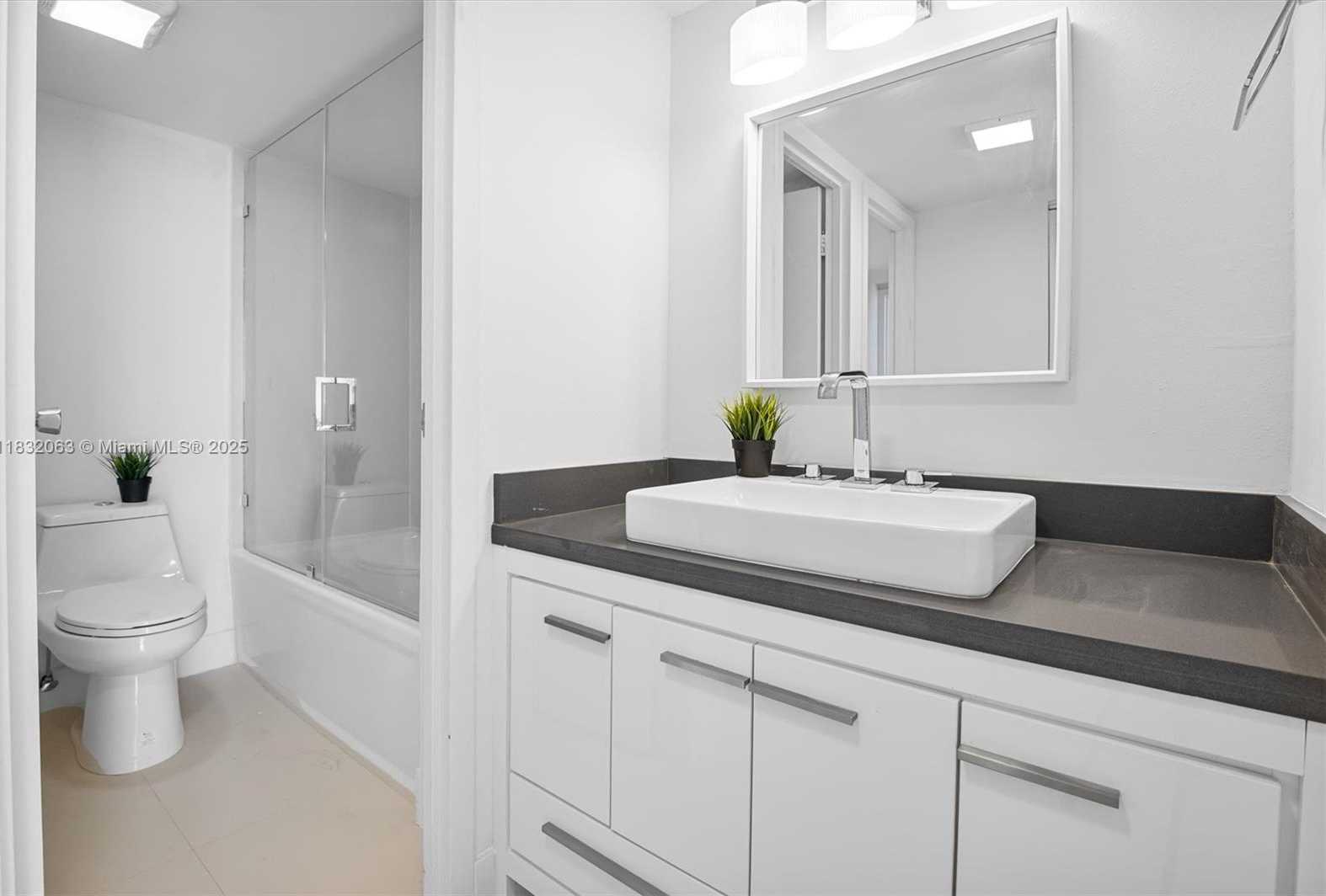 Small Image of 3675 NORTH COUNTRY CLUB DR #1705, Aventura Number 10