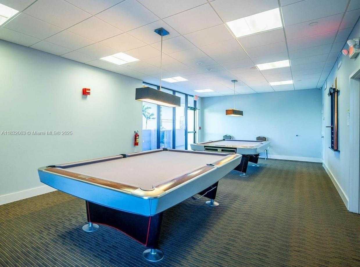Small Image of 3675 NORTH COUNTRY CLUB DR #1705, Aventura Number 27