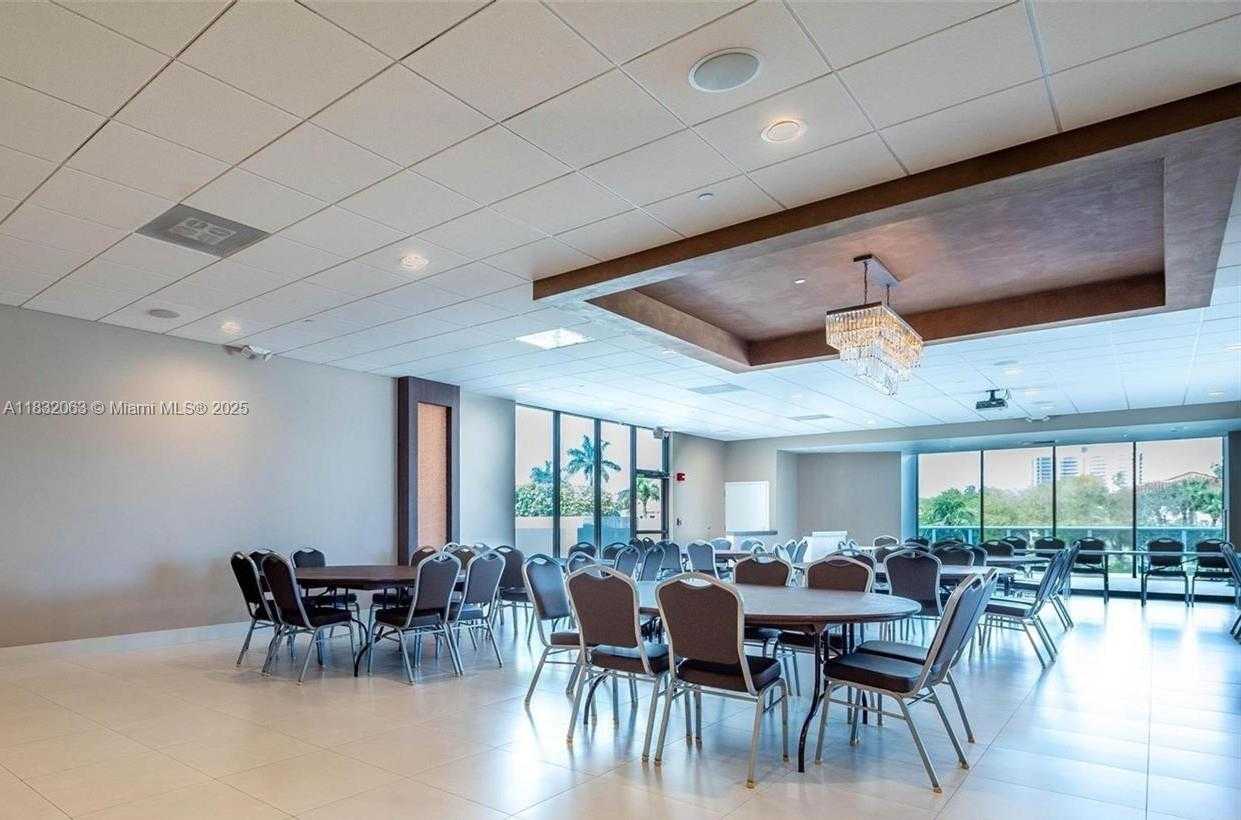 Small Image of 3675 NORTH COUNTRY CLUB DR #1705, Aventura Number 28
