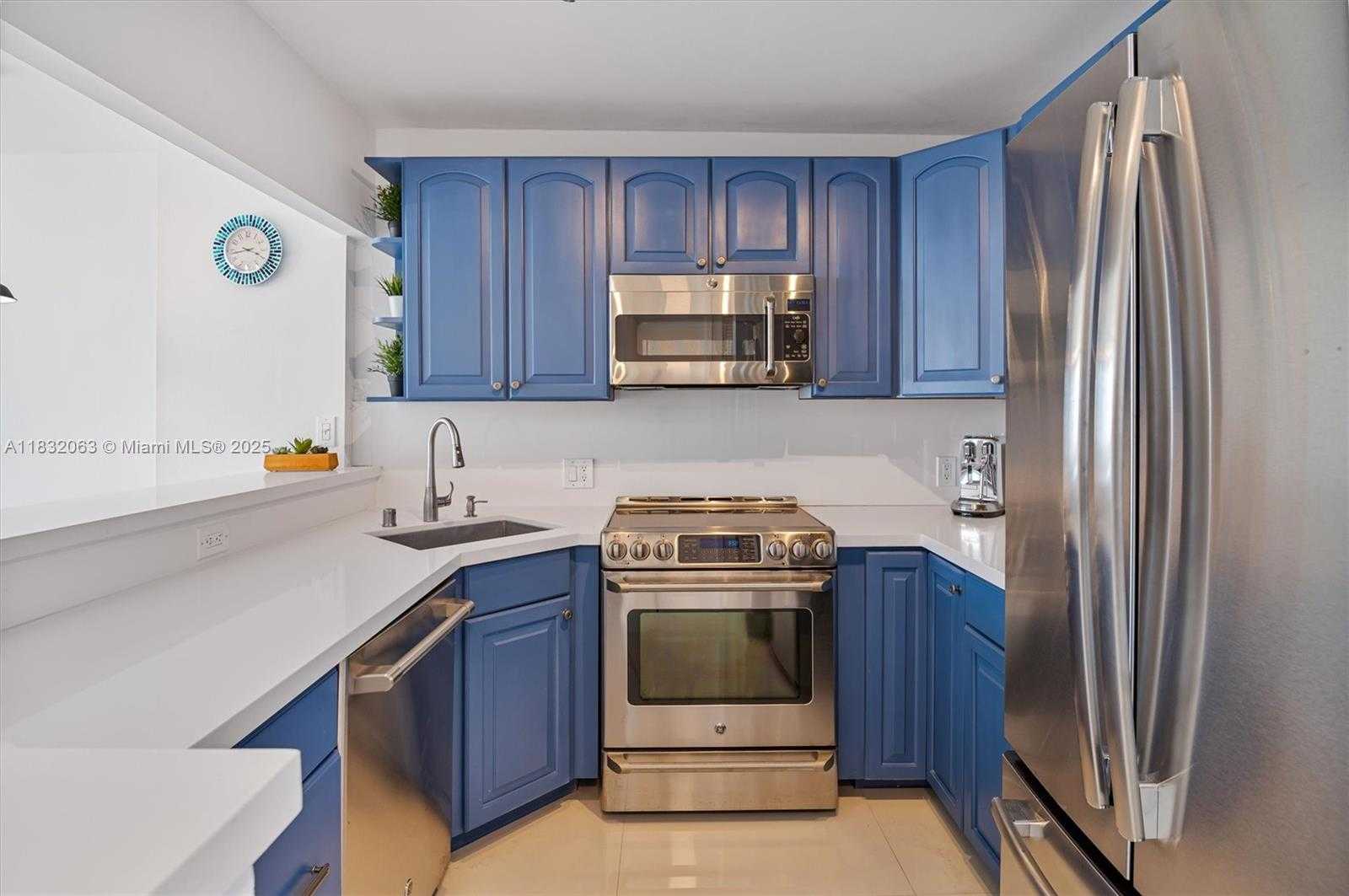Small Image of 3675 NORTH COUNTRY CLUB DR #1705, Aventura Number 3