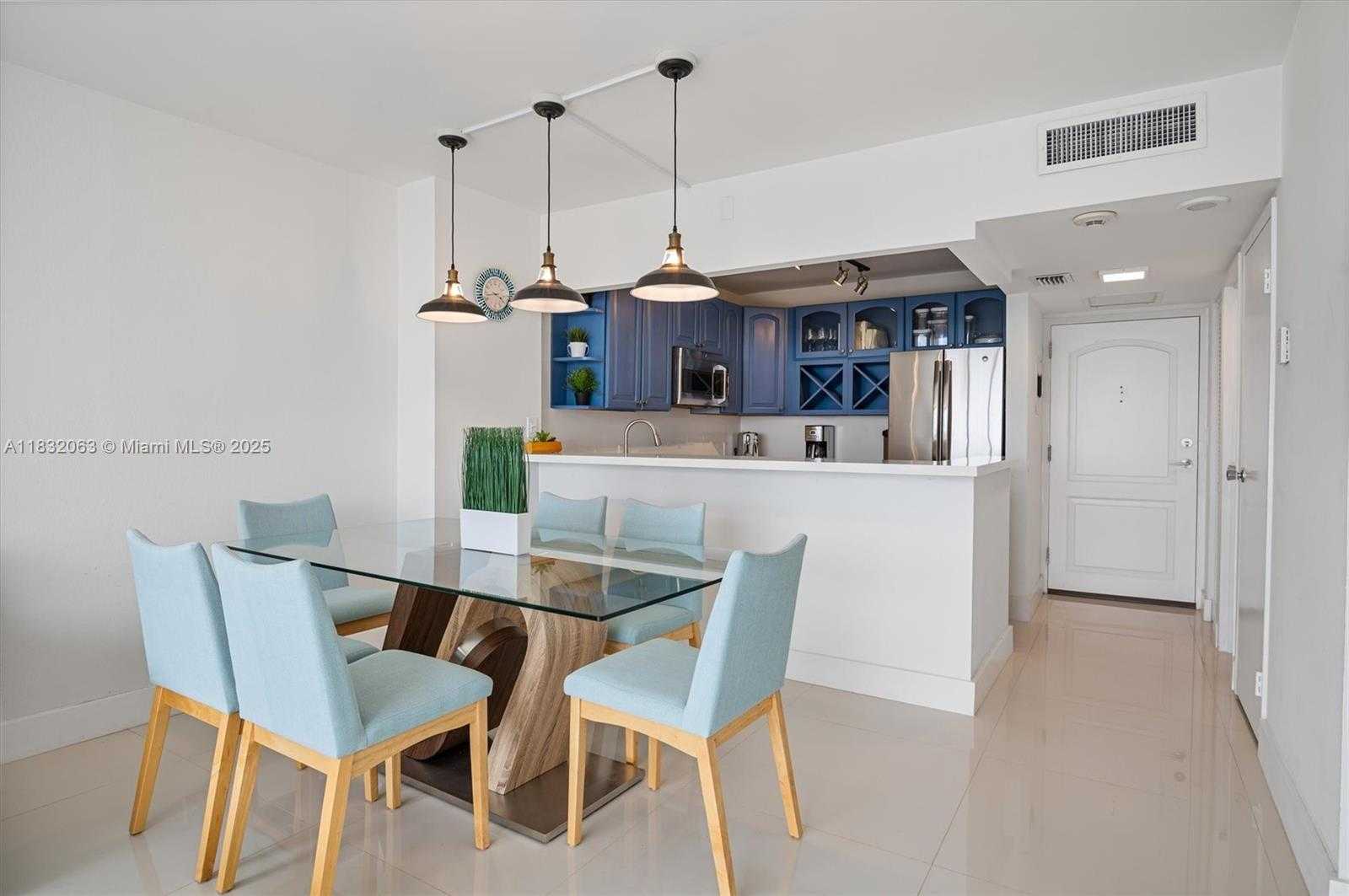 Small Image of 3675 NORTH COUNTRY CLUB DR #1705, Aventura Number 4