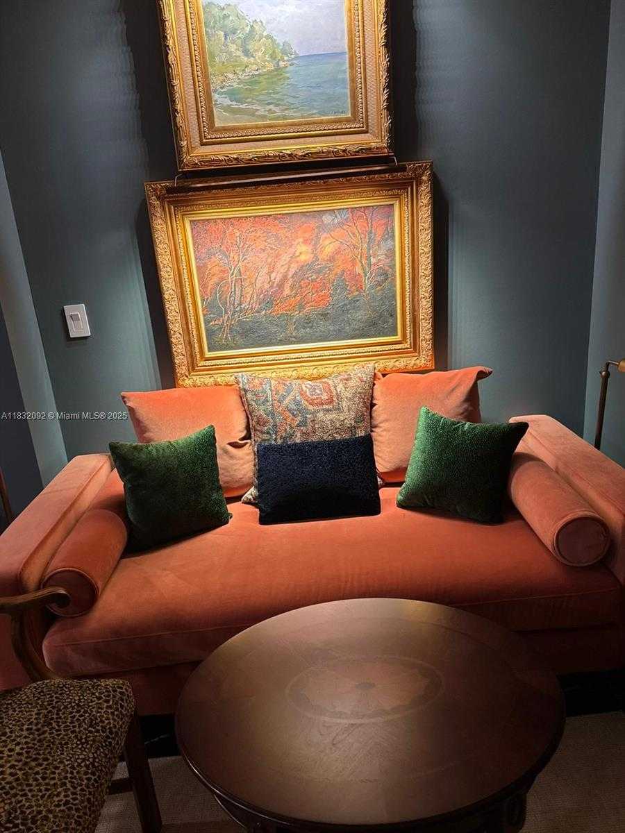 Small Image of 2555 COLLINS AVE #PH114, Miami Beach Number 5