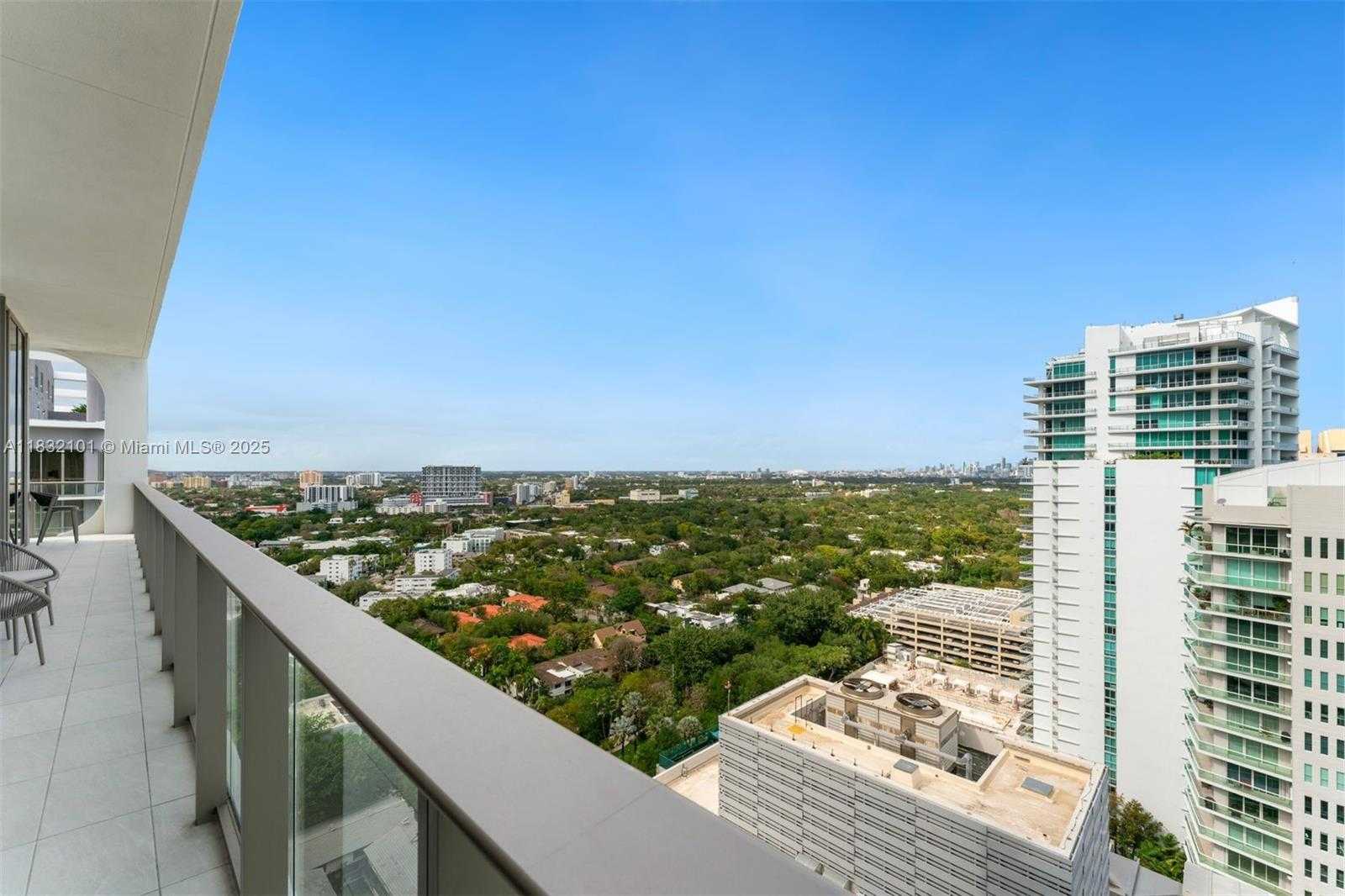 Small Image of 2655 SOUTH BAYSHORE DR #LPH 2012, Miami Number 25