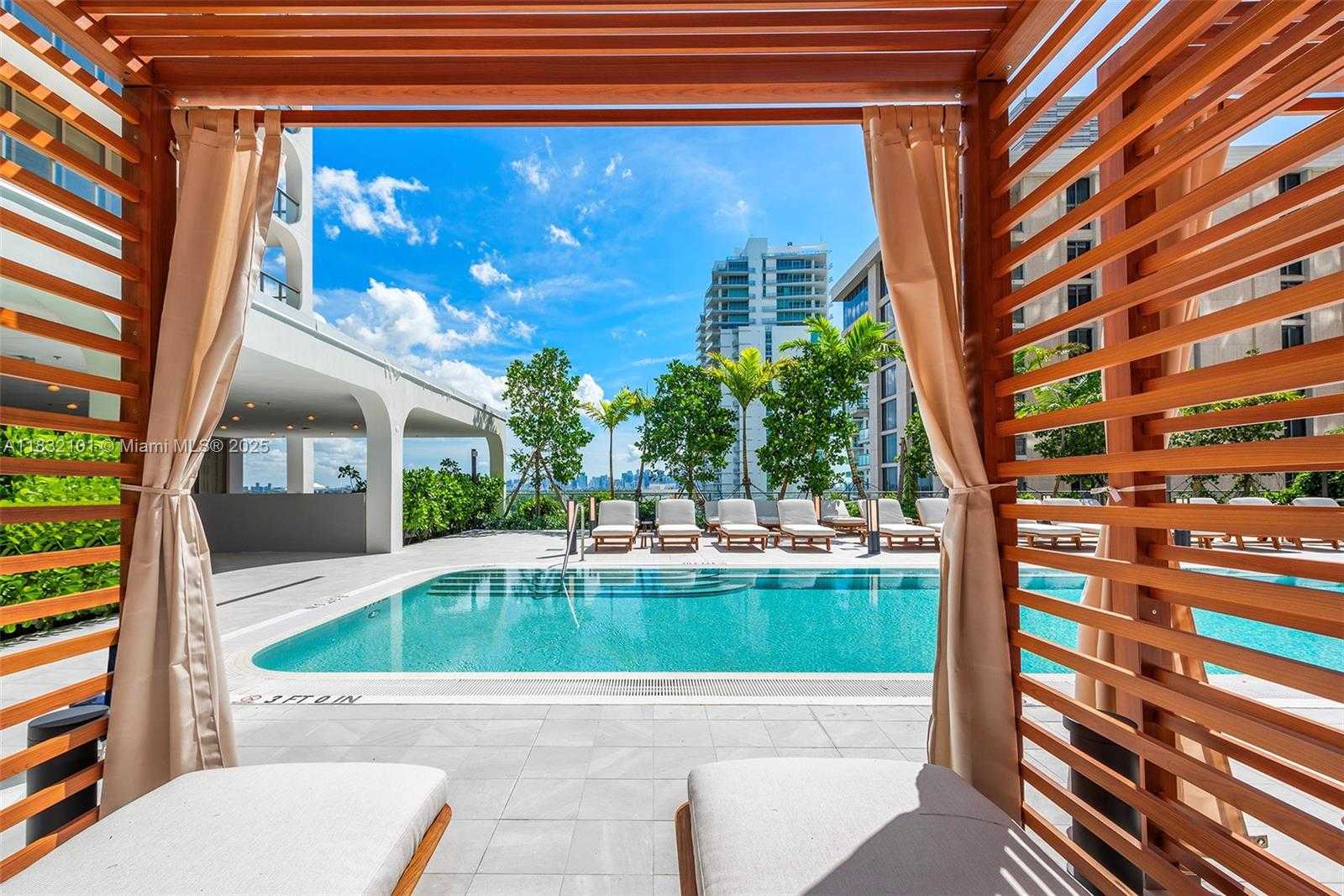Small Image of 2655 SOUTH BAYSHORE DR #LPH 2012, Miami Number 31