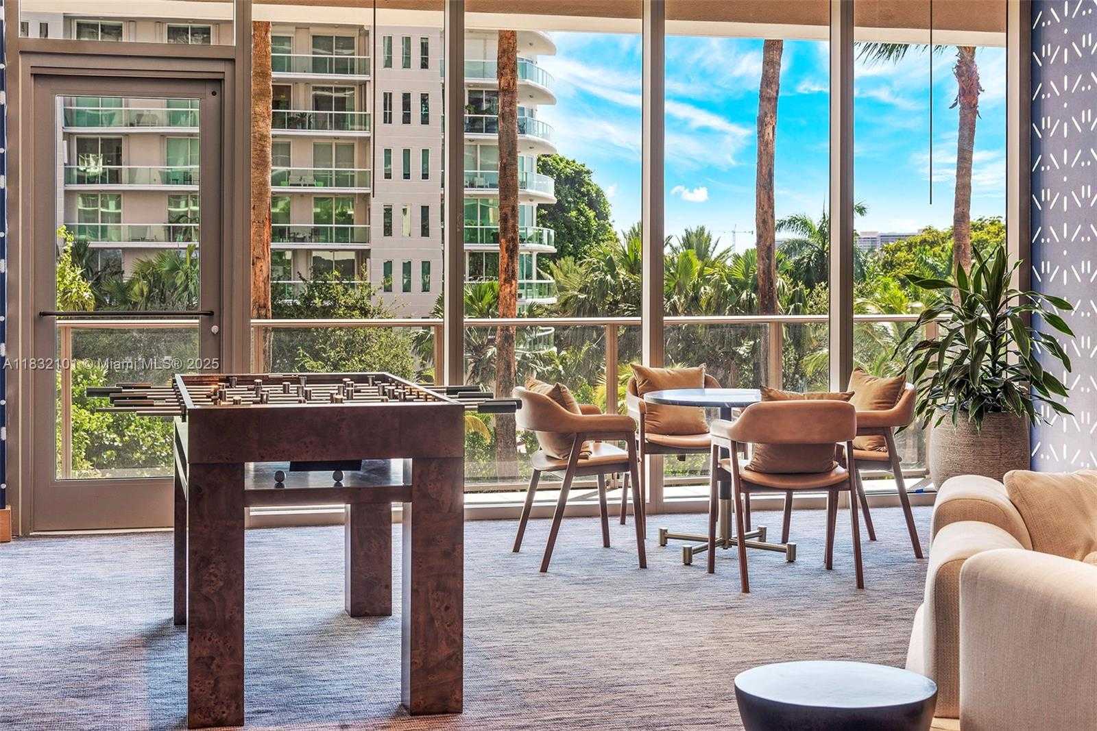 Small Image of 2655 SOUTH BAYSHORE DR #LPH 2012, Miami Number 37