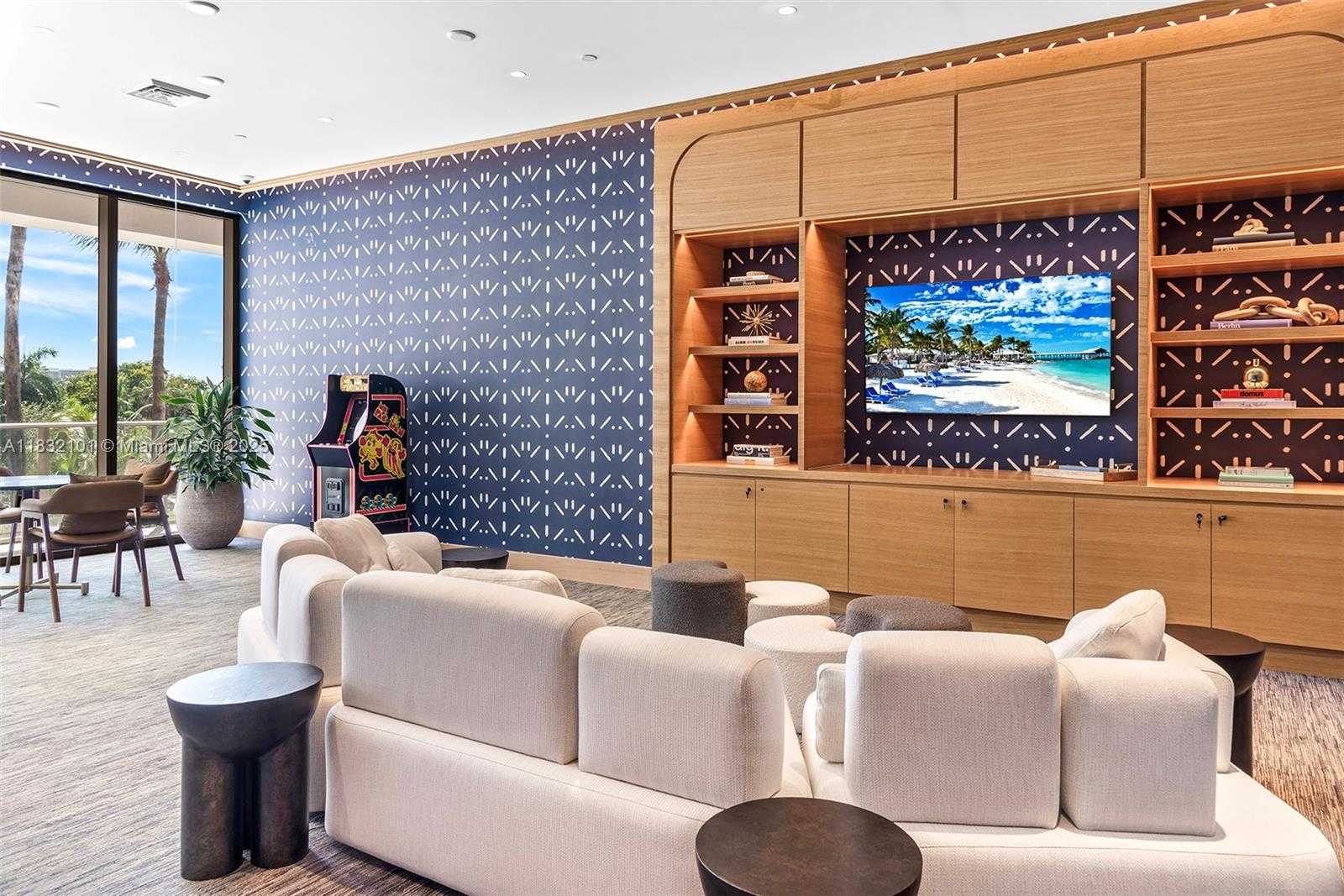 Small Image of 2655 SOUTH BAYSHORE DR #LPH 2012, Miami Number 38