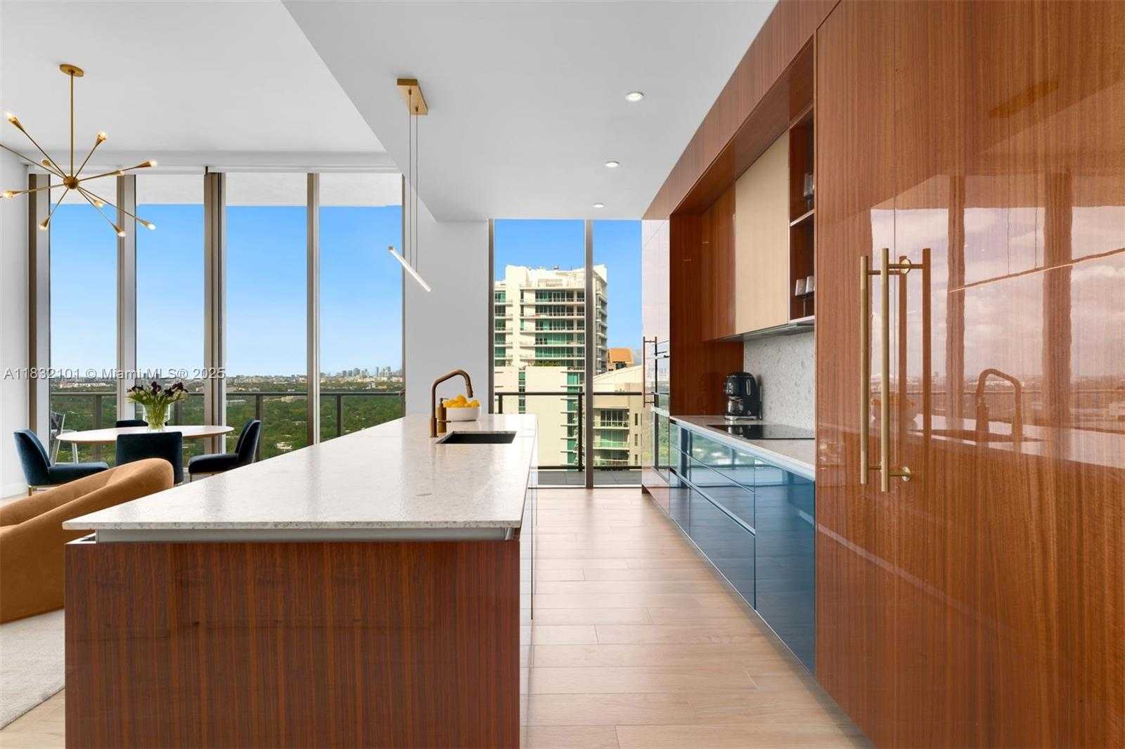 Small Image of 2655 SOUTH BAYSHORE DR #LPH 2012, Miami Number 5