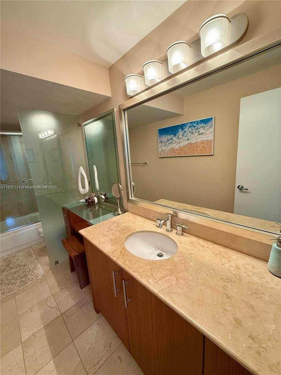 Small Image of 10275 COLLINS AVE #229, Bal Harbour Number 29