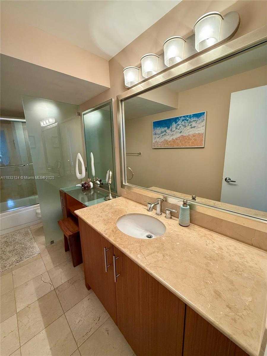 Small Image of 10275 COLLINS AVE #229, Bal Harbour Number 31