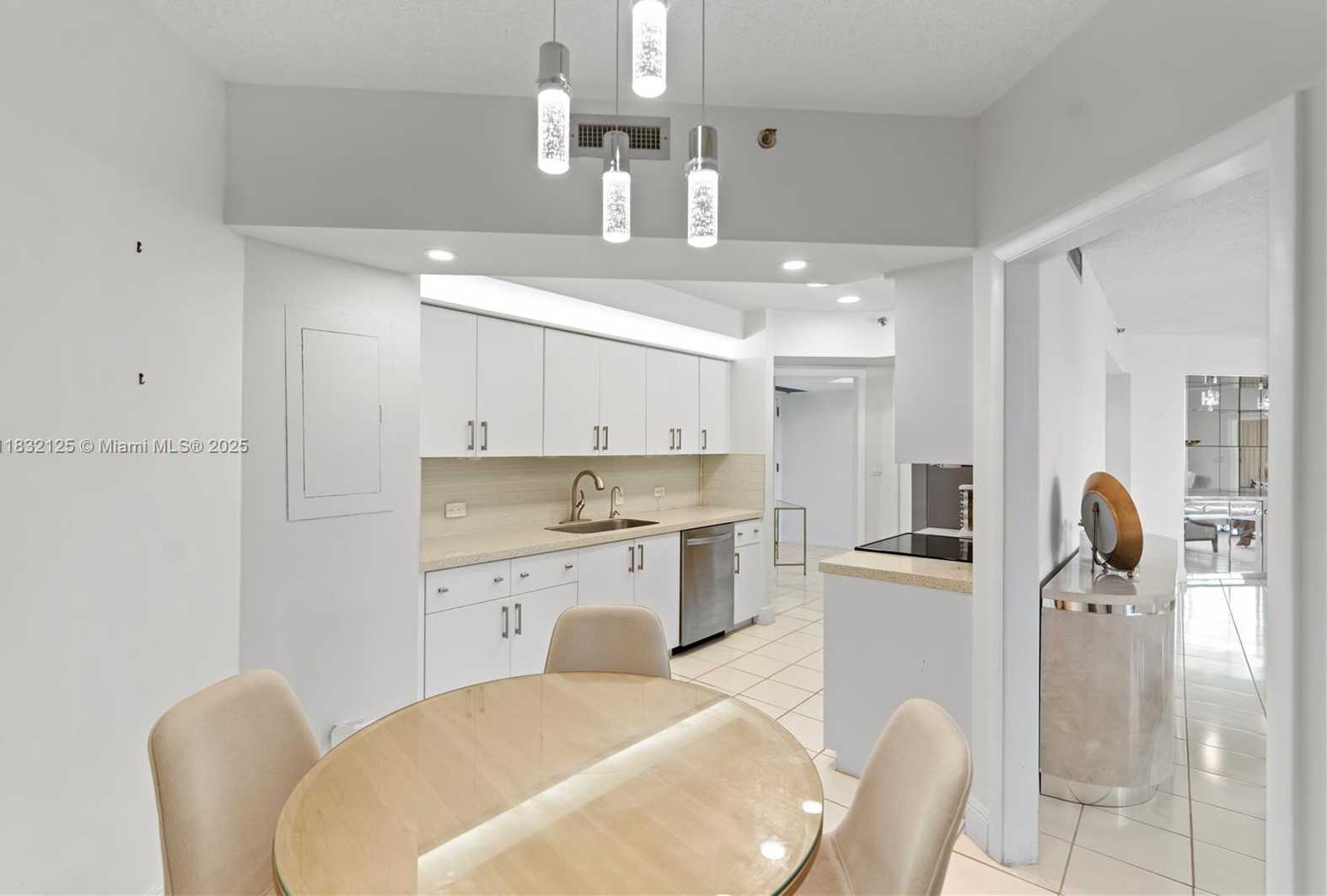 Small Image of 20191 EAST COUNTRY CLUB DR #407, Aventura Number 11