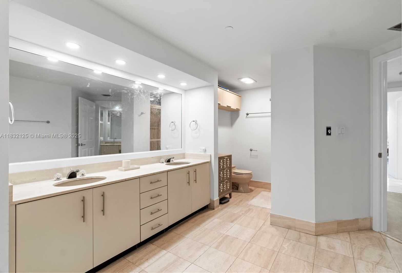 Small Image of 20191 EAST COUNTRY CLUB DR #407, Aventura Number 20