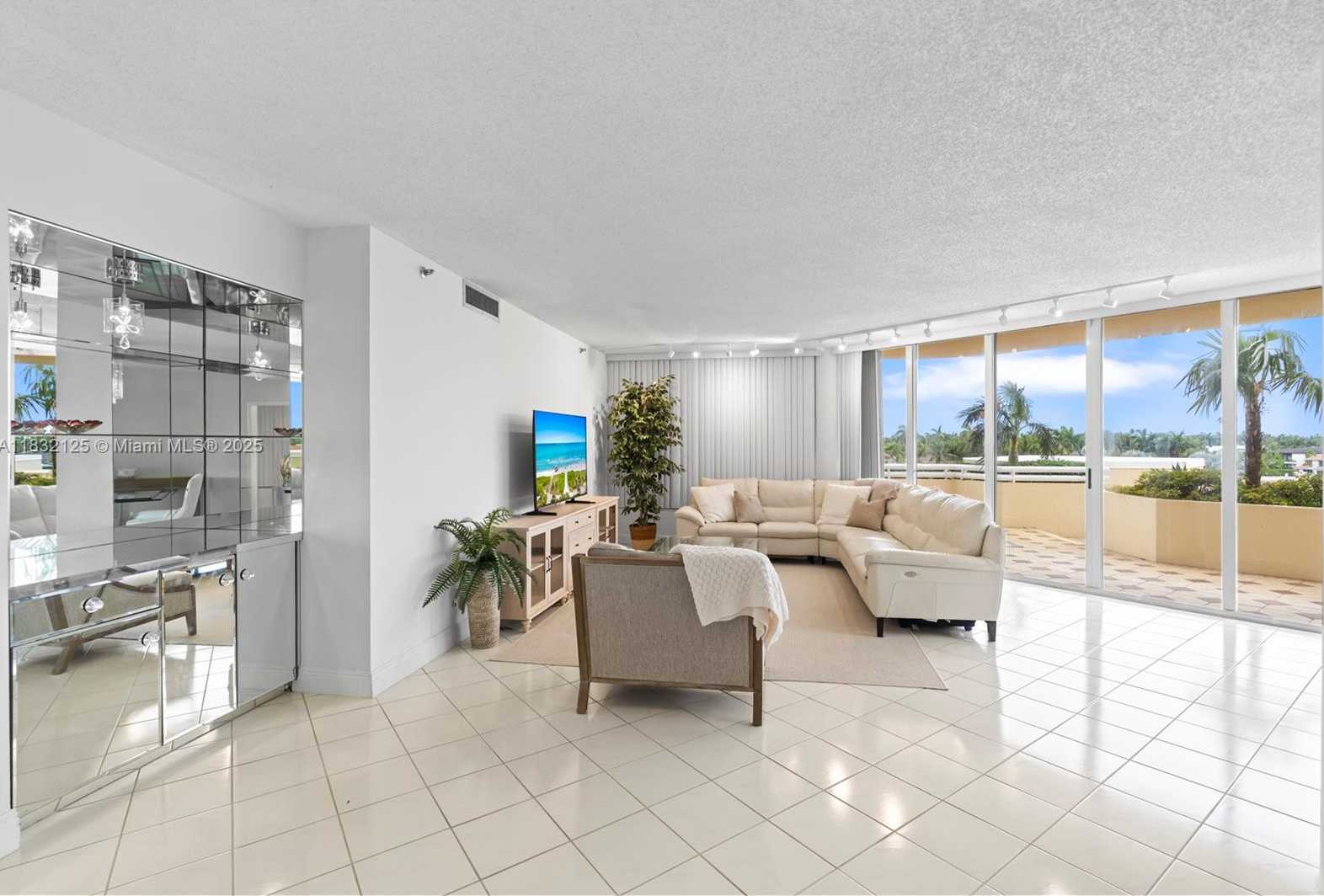 Small Image of 20191 EAST COUNTRY CLUB DR #407, Aventura Number 5
