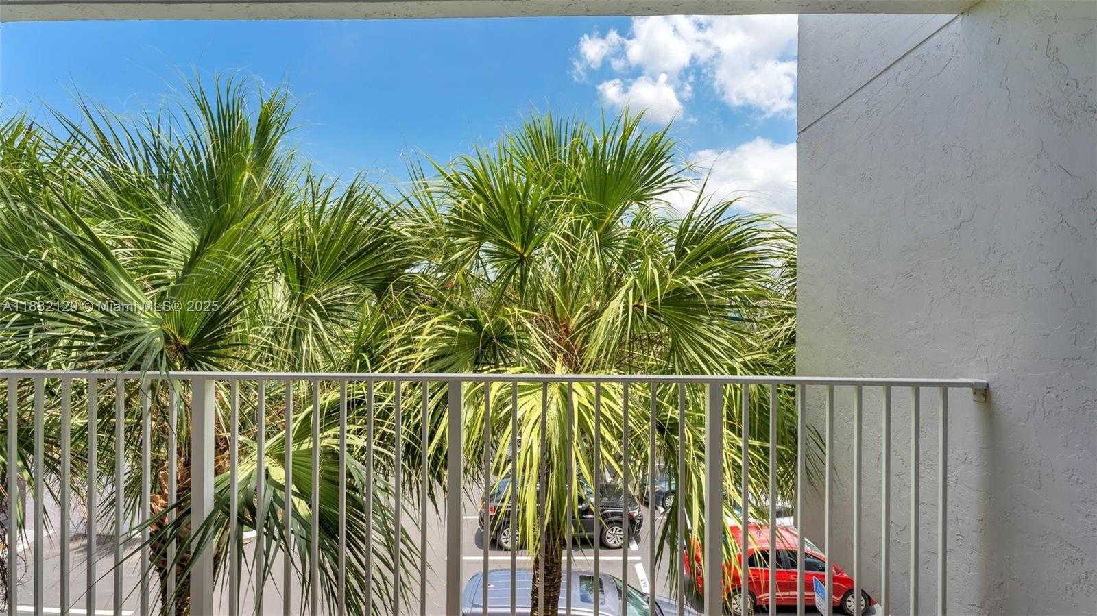 Small Image of Hialeah Number 19