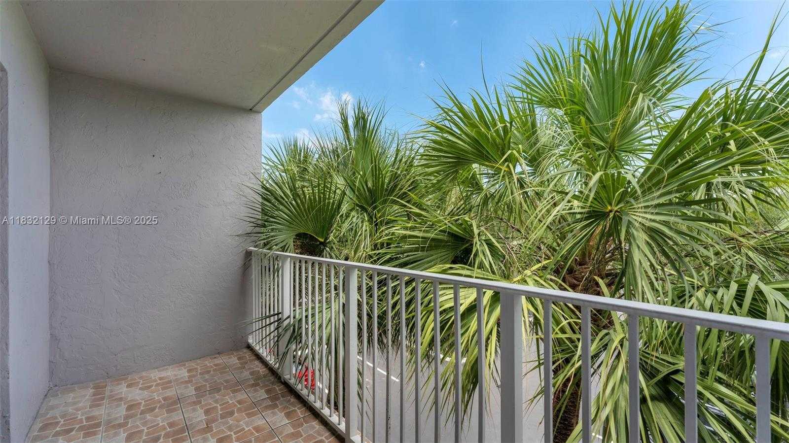 Small Image of Hialeah Number 20