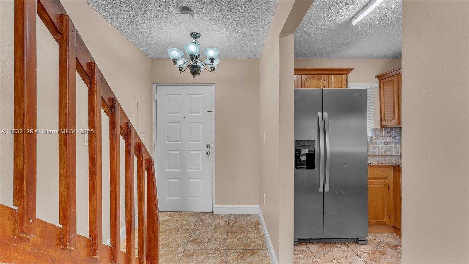 Small Image of Hialeah Number 8