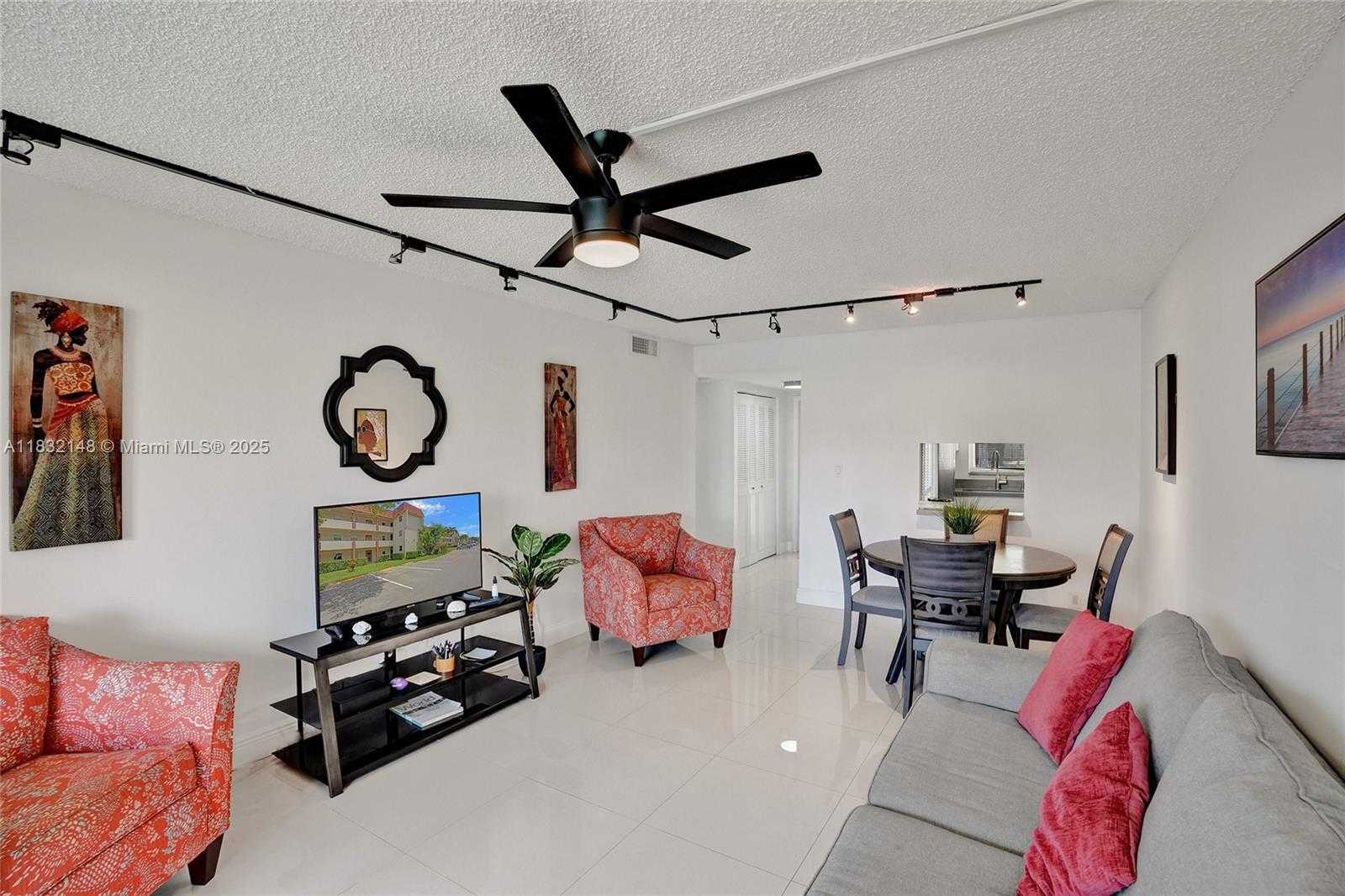 Small Image of 2850 WEST SUNRISE LAKES DR #106, Sunrise Number 10