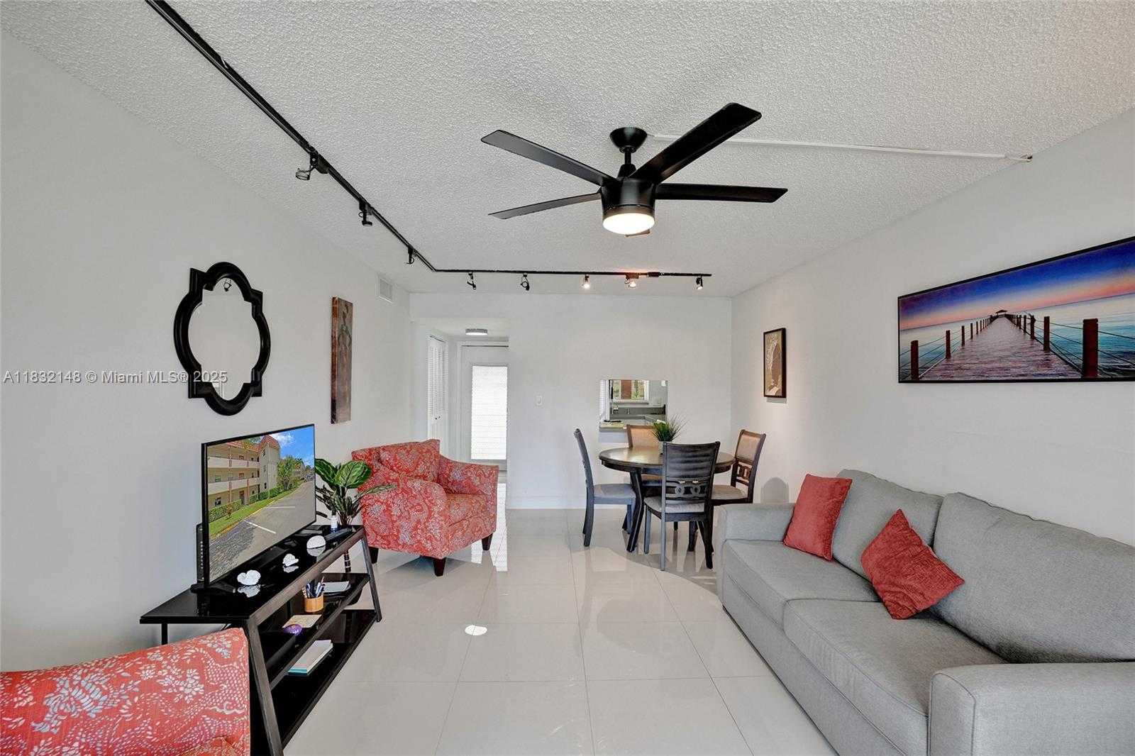 Small Image of 2850 WEST SUNRISE LAKES DR #106, Sunrise Number 11
