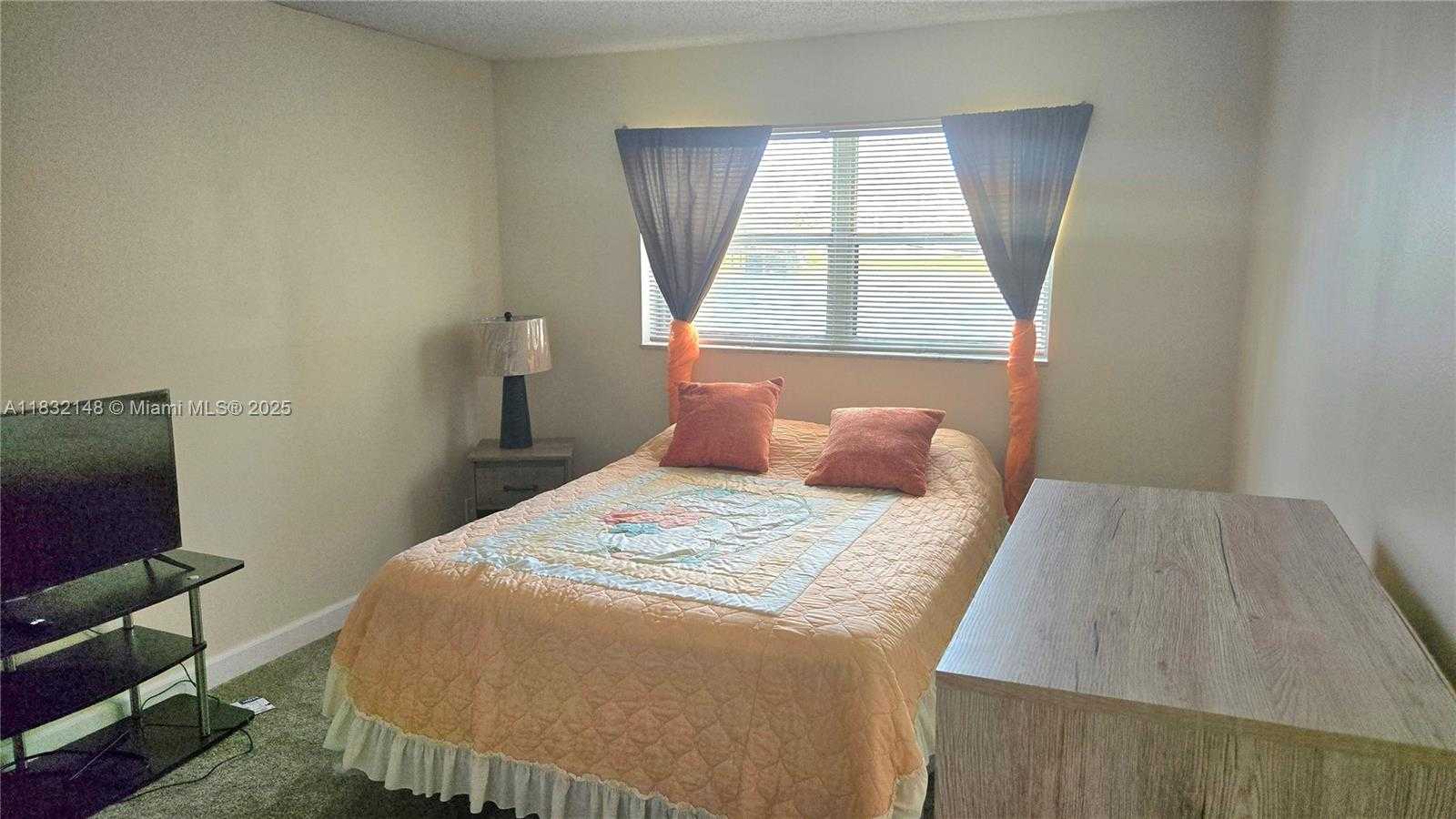 Small Image of 2850 WEST SUNRISE LAKES DR #106, Sunrise Number 14