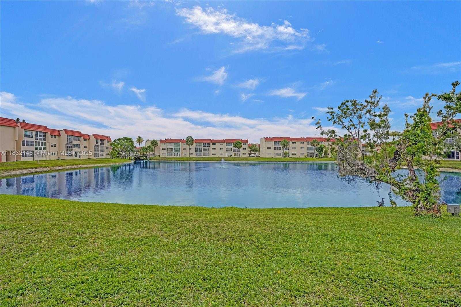 Small Image of 2850 WEST SUNRISE LAKES DR #106, Sunrise Number 19