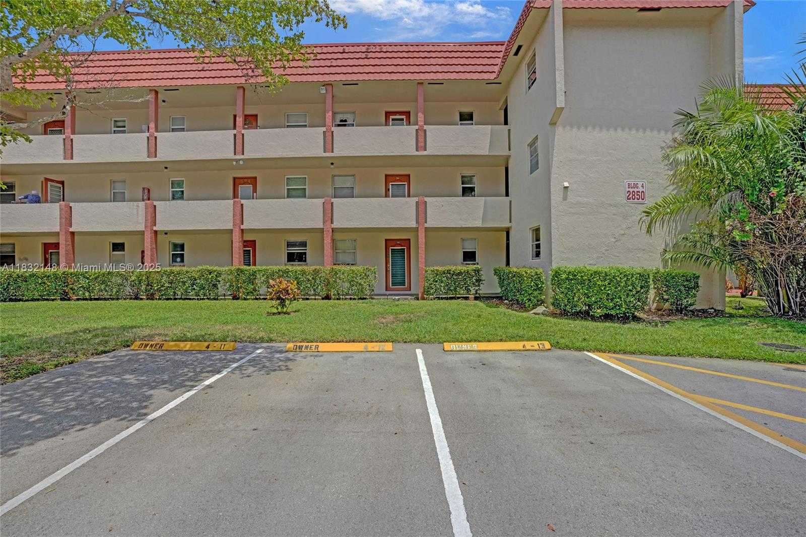Small Image of 2850 WEST SUNRISE LAKES DR #106, Sunrise Number 2